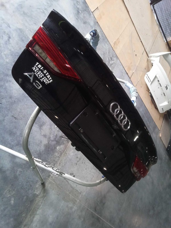 2017 AUDI A3 Black Deck Lid OEM 8V0827566B 102k Miles Used