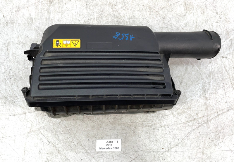 ✅ 15-19 OEM Mercedes C300 E300 A205 W205 Intake Air Cleaner Housing Filter Box
