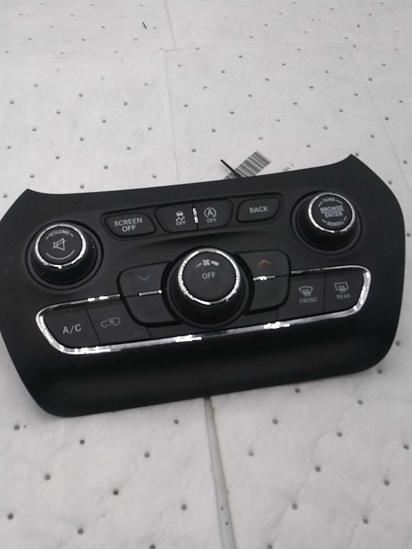 Jeep Cherokee 2016 110K mi. Front Temperature Control 68293523AC 7176