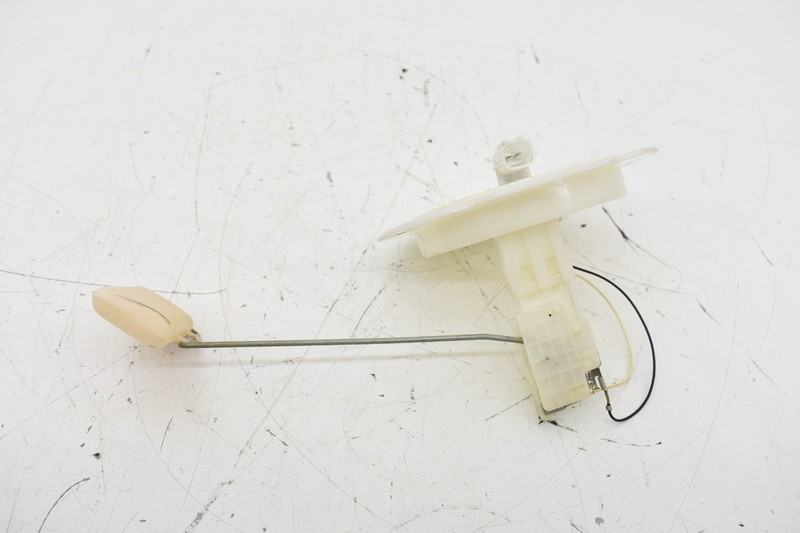 2006 Nissan 350z Convertible Fuel Level Sensor Assembly OEM KW38