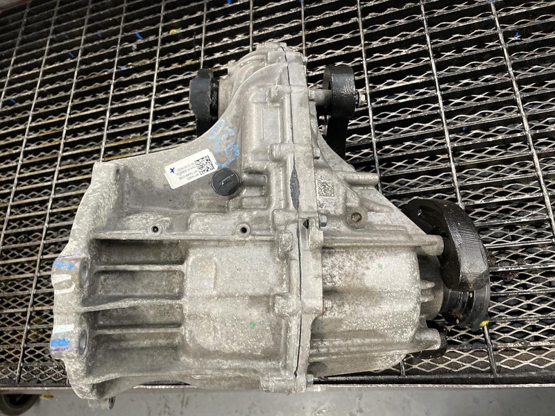 21 JEEP GRAND CHEROKEE WL body Transfer Case AWD single speed 60k miles