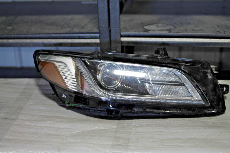 2017-2020 Lincoln Continental Xenon HID Right Passenger Side Headlight Oem