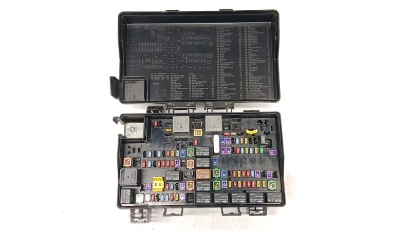 18-'20 DODGE DURANGO Engine Fuse Box w/auto start/stop OEM 1 Year Wnty!