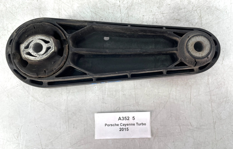 ✅ 11-18 OEM Porsche Cayenne 958 Engine Motor Torque Strut Mount Support Bracket*