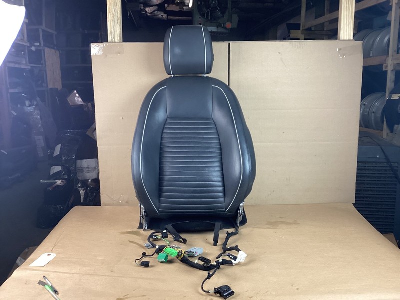 Land Rover Discovery Sport HSE 2017 Front Left Upper Seat W/ Headrest 15-19 :O