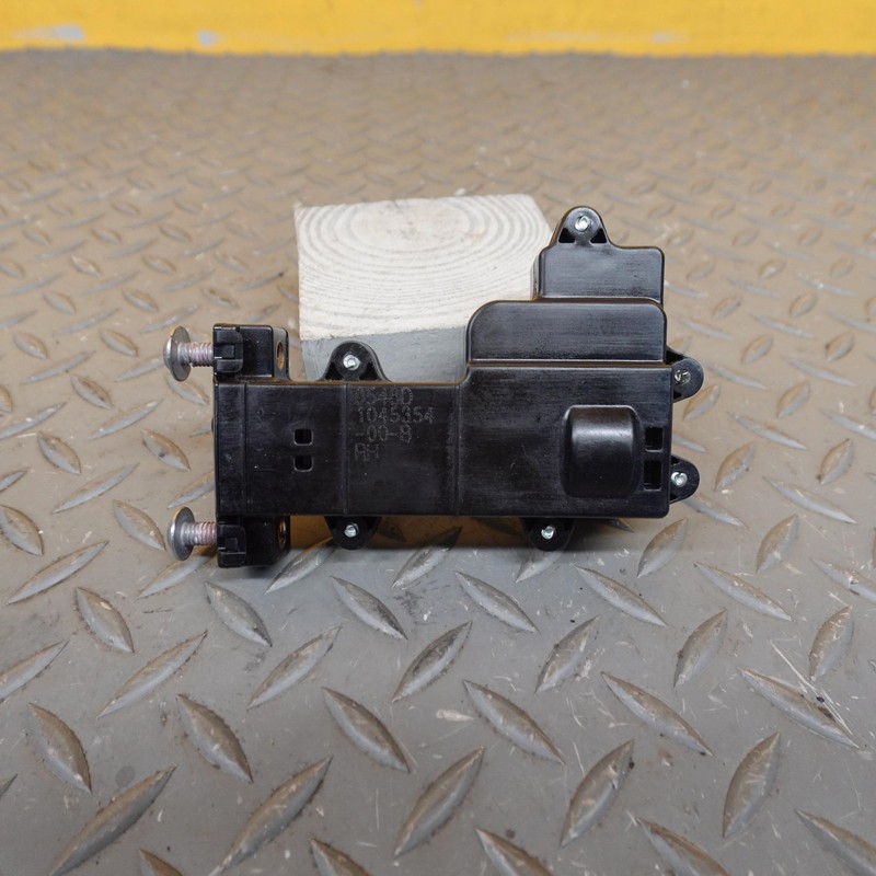 2016-2020 TESLA MODEL X FRONT RIGHT DOOR MODULE DOOR CONTROL UNIT OEM 104535400B