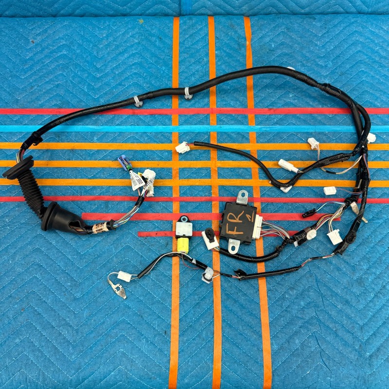 2013-2018 Toyota Avalon Front Right Passenger Door Wiring Harness OEM 8215107380