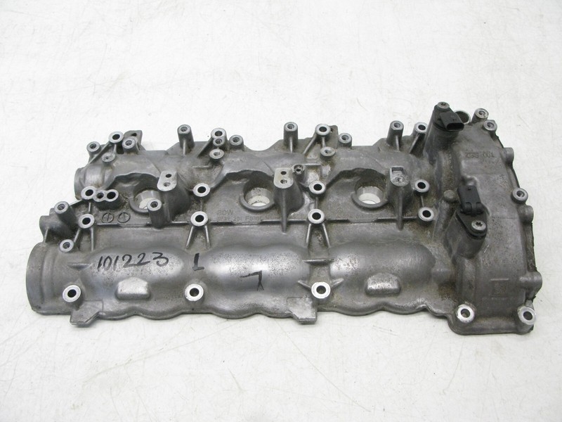 13-14 MERCEDES W204 C300 E350 3.5L ENGINE MOTOR ROCKER VALVE COVER LEFT OEM 1012