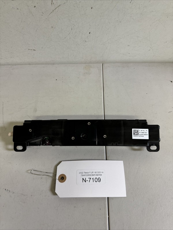 2017-2022 OEM TESLA Model 3 WIFI Bluetooth Antenna Module Unit 7109 B66