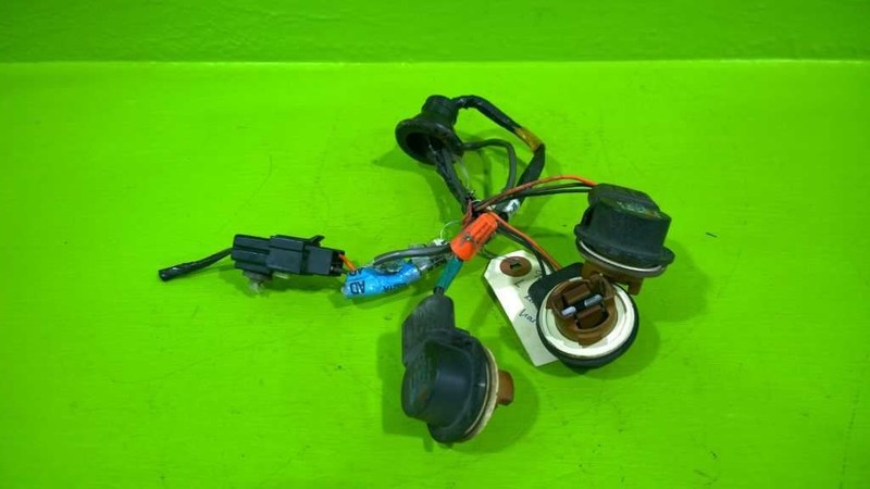 98 99 00 01 02 LINCOLN TOWN CAR LEFT TAILLIGHT PIGTAIL WIRE HARNESS OEM 2841-20
