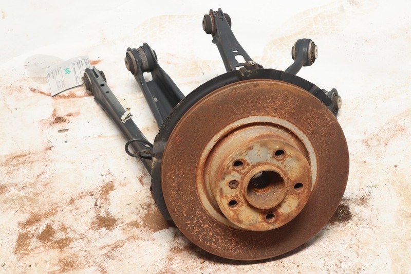 2011-2017 BMW X3 F25 REAR RIGHT SPINDLE KNUCKLE WHEEL HUB W/ CONTROL ARMS OEM