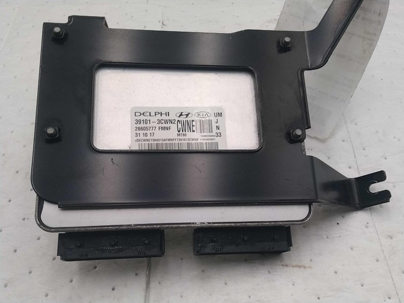 2018 KIA Sorento Engine Control Module ECM 3.3L OEM 70000 Miles NJ25-25700