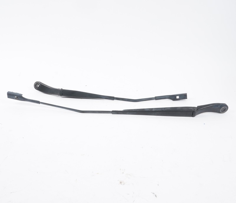 17 - 21 Alfa Romeo Giulia FRONT WINDSHIELD WIPER ARM LEFT & RIGHT OEM