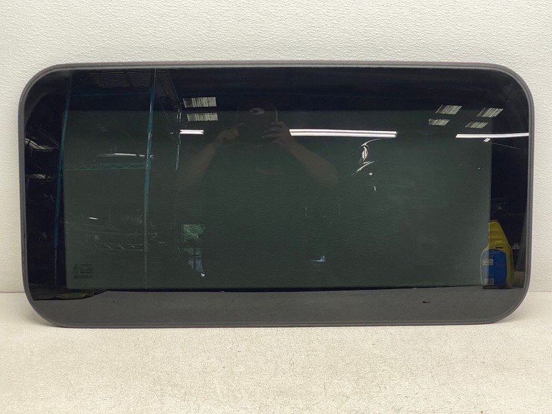 2011-2013 INFINITI M56 M37 SUNROOF MOON ROOF WINDOW GLASS OEM LOT716