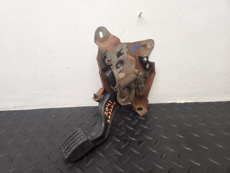 11-17 Chevrolet Traverse Parking Brake Pedal OEM 22895221