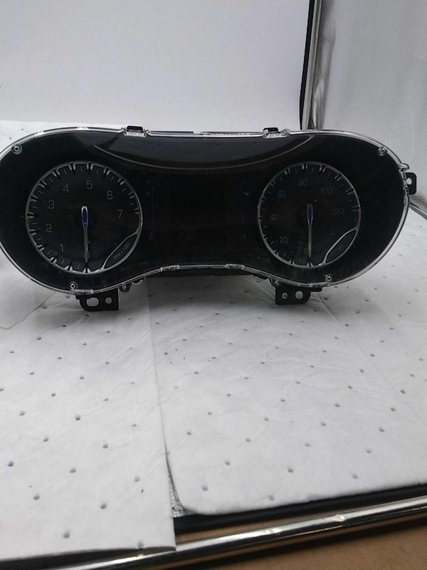 2019 Chrysler Pacifica Speedometer Gauge OEM Black 3.5 Screen, Used