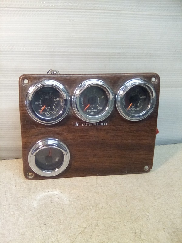 Freightliner FLD 22-20982-002 Dash Panel With 4 Gauges