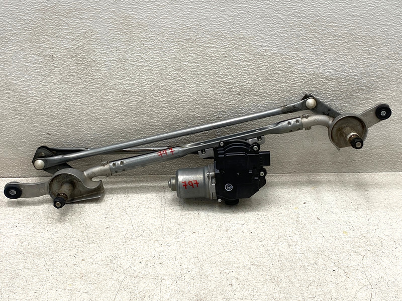 2020-2023 CADILLAC CT5 FRONT WINDSHIELD WIPER LINKAGE MOTOR OEM LOT797