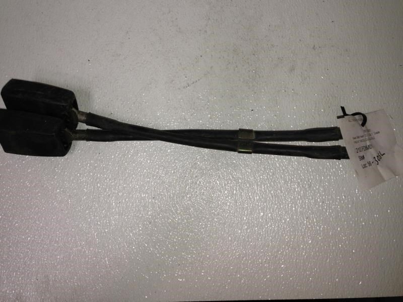 01-07 Ford F250SD F350SD Right & Center Seat Belt Buckles OEM 1C3Z-25611B60-AAC
