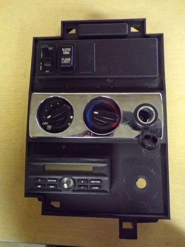 Mack 002Y344679 16900950 Sleeper HVAC Control Panel w/ Switch & Outlet