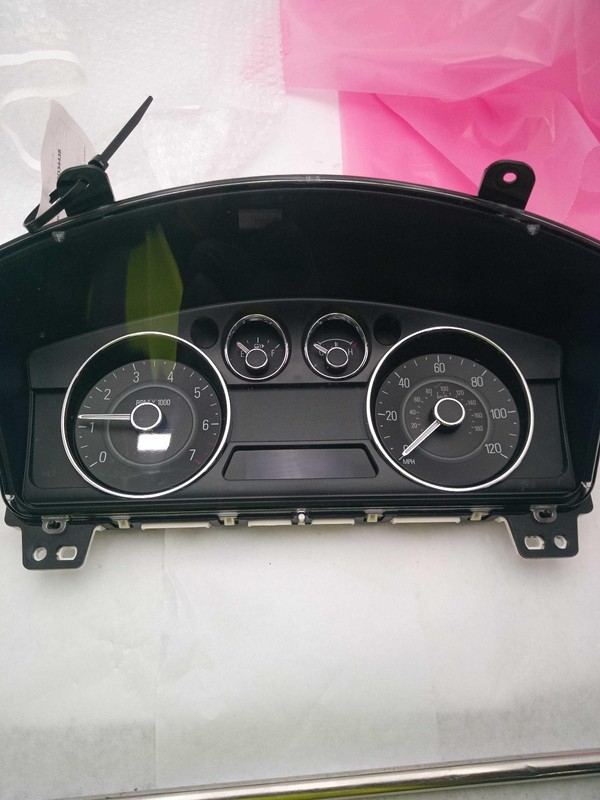 Used Speedometer Gauge fits: 2011 Ford Flex cluster MPH beige face and metallic