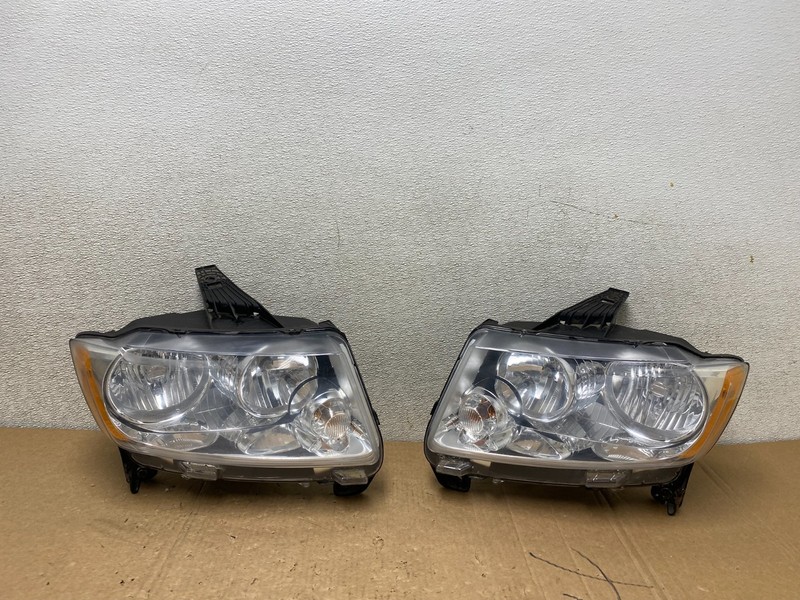 2011-2013 Jeep Grand Cherokee Left+Right Halogen Headlights U9907 DW