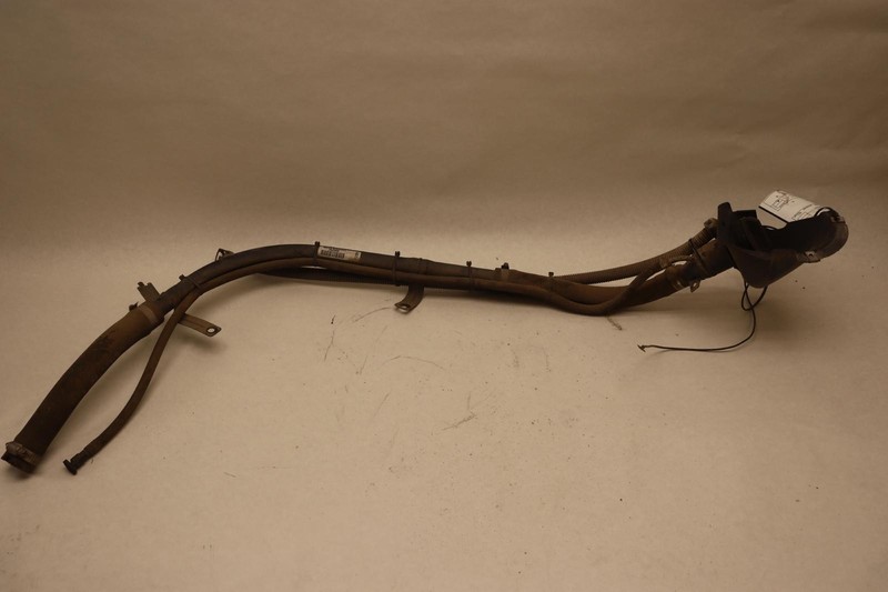 2007-2009 GMC YUKON FUEL TANK FILLER NECK HOSE PIPE TUBE OEM
