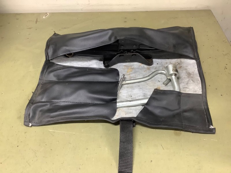02-05 Civic SI Tool set Scissor Pantograph floor lift jack assy in bag Used OEM