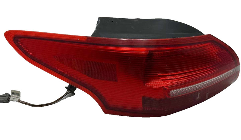 Ford Focus Sedan LH Driver Quarter Panel Tail Light 2015-2018 OEM F1EB13404FA