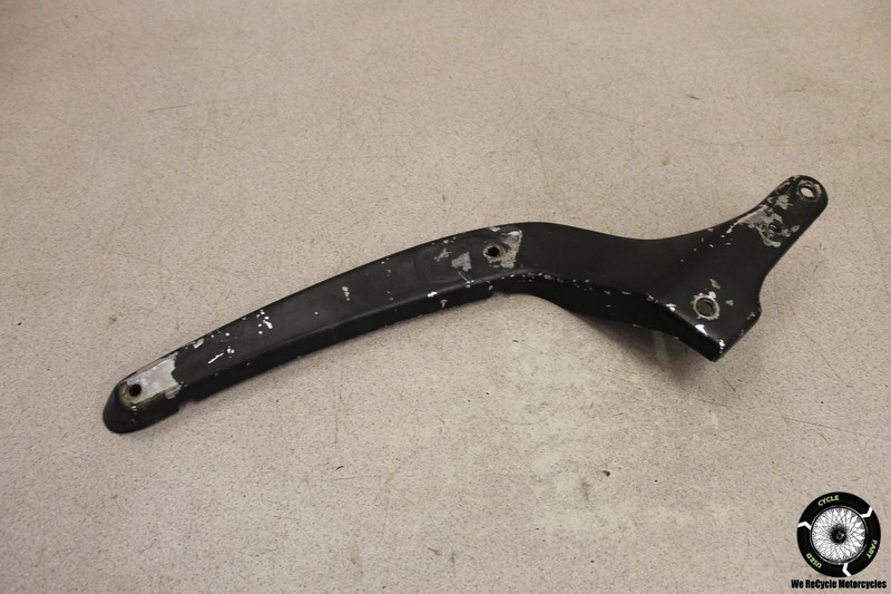 1999 Suzuki Intruder 1500 VL1500 RIGHT REAR FENDER MOUNT BRACKET COVER BAR FRAME