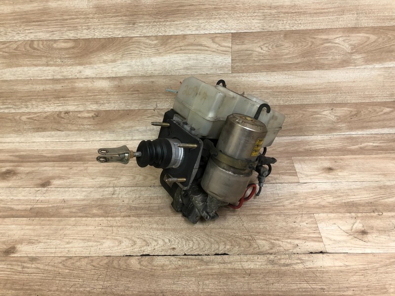 TOYOTA 4RUNNER OEM ABS BRAKE BOOSTER PUMP SYSTEM HYDRAULIC ANTI LOCK 2001-2002