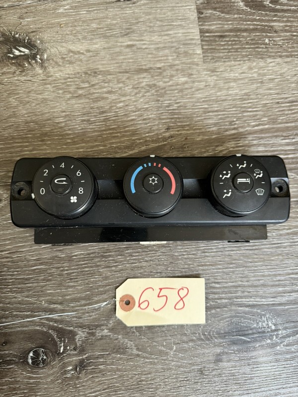 FREIGHTLINER CASCADIA TEMPERATURE CONTROL SWITCH - P/N: A22- 60645 -501