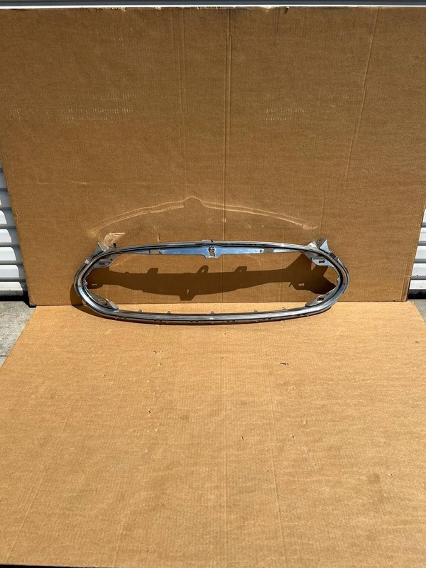 ✅12-15 Model S Front Bumper Grille Chrome Surround Bright Trim 1017414 w/crack