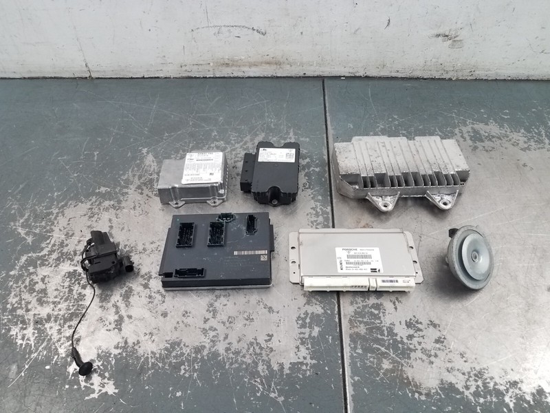 2016 Porsche 981 Cayman GT4 Body Control Modules / Amplifier#1352 V9