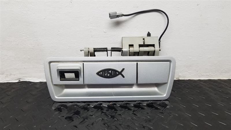 05-07 Nissan Armada Tailgate Handle W/ Camera Silver OEM 90606-7S078