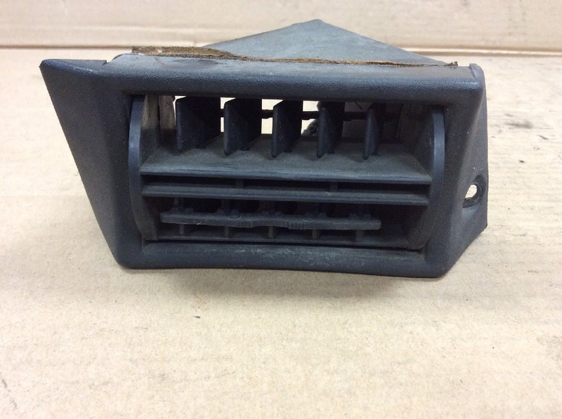 76 1976 Civic CVCC (1500) 3DRDashboard Right Fresh Air Vent Used OEM