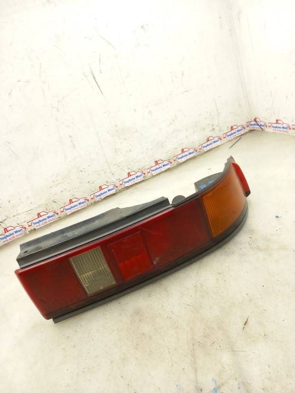 91 92 93 94 TOYOTA MR2 PASSENGER RIGHT TAIL LIGHT