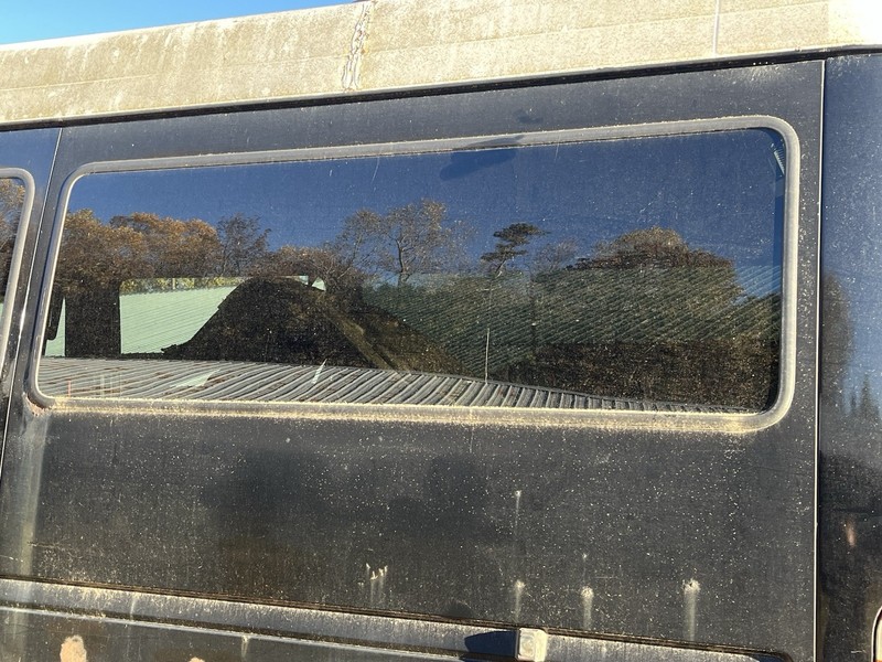 02-06 Dodge Sprinter Mercedes T1N Passenger Van Rear Left Side Window Glass