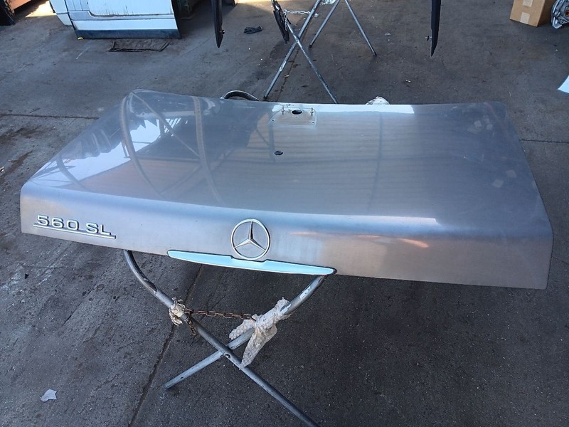 1986-1987 Mercedes R107 560Sl Trunk Lid Deck Lid Hatch OEM
