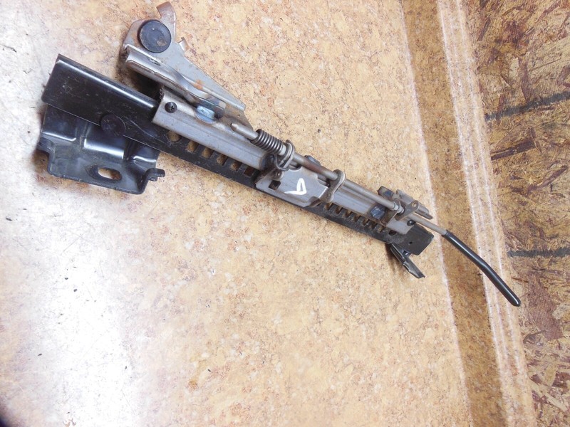 2004 Ford Mustang 3.9L 3.9 L Right Front Passenger Seat Under Rail Mount Track