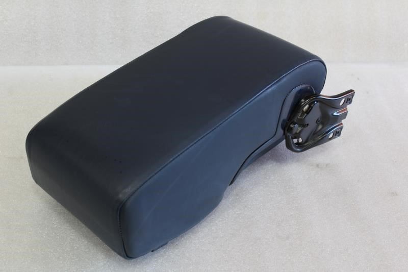 1986 1987 1988 1989 MERCEDES 420SEL REAR SEAT CONSOLE ARM REST BLUE