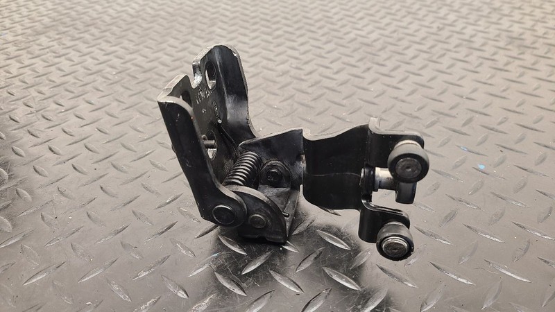 06-14 Kia Sedona Rear Right Passenger Door Center Roller OEM 83940-4D000
