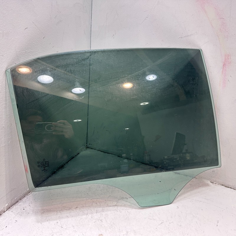 2011 - 2016 MERCEDES E350 W212 REAR RIGHT PASSENGER SIDE DOOR WINDOW GLASS OEM