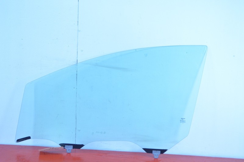 14-19 NISSAN VERSA NOTE FRONT LEFT DRIVER SIDE DOOR WINDOW GLASS OEM
