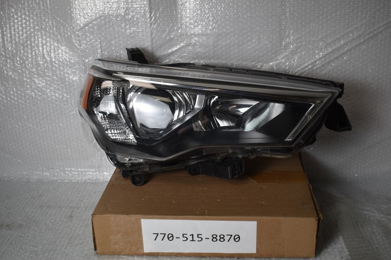 TOYOTA 4RUNNER HEADLIGHT RIGHT SIDE 2015-2020 OEM 81170-35571