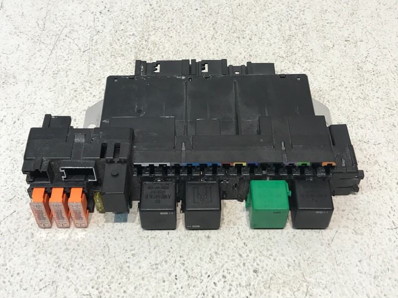00-06 W220 MERCEDES S500 SAM FRONT FUSE RELAY BOX OEM A0325458332