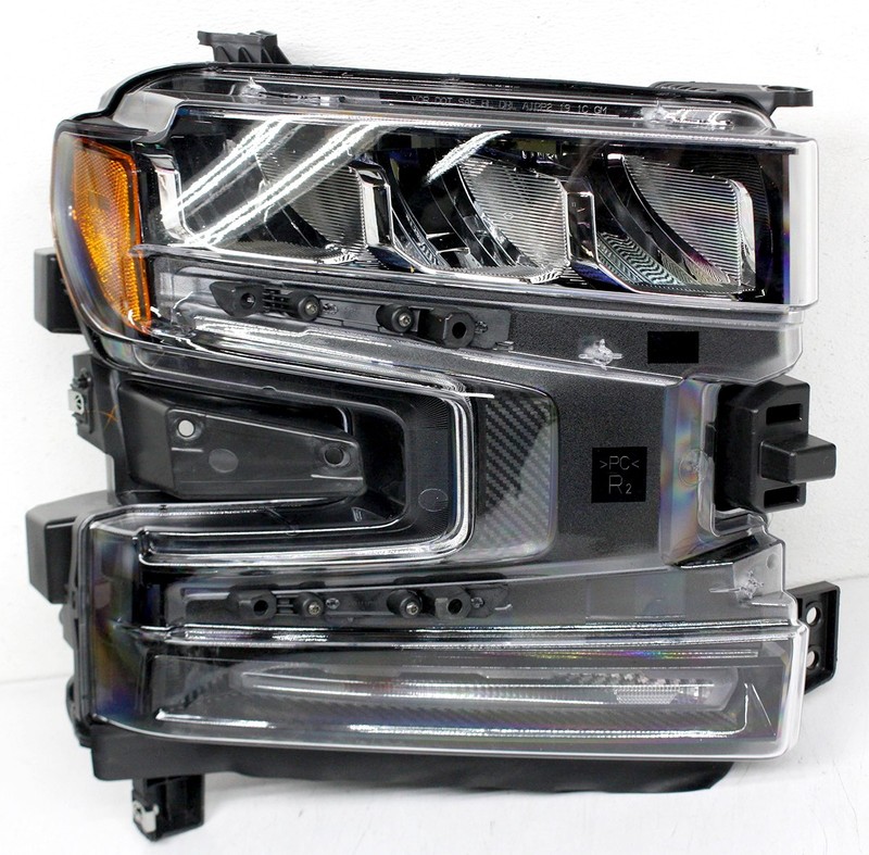 85567927 OEM Right Side LED Headlamp For Chevy Silverado 1500 -Tab gone