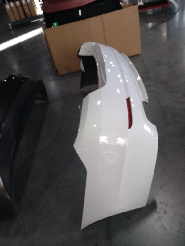 2013 BMW 528i White Bumper Assembly OEM Good Condition - Needs Cleaning