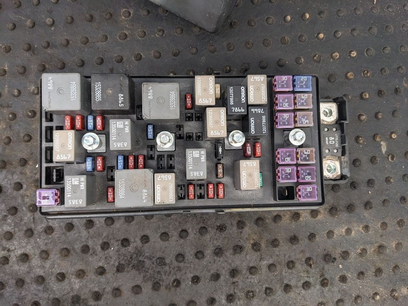 Fuse Box Engine VIN 0 8th Digit With Opt NU6 Pzev Fits 09-12 MALIBU 1197386