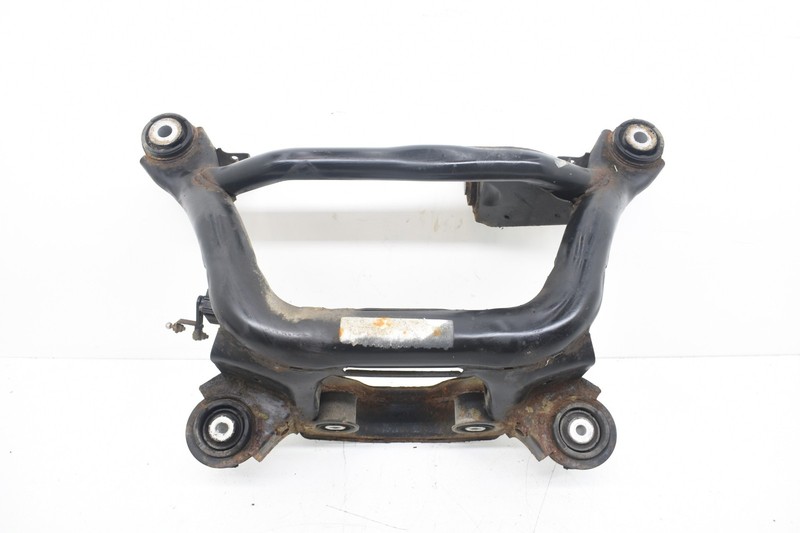 2003 BMW 3-Series E46 330ci Rear Subframe Axle Carrier Cradle OEM KW90